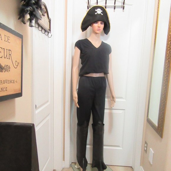 Hat and pants only - Picture 3 of 9